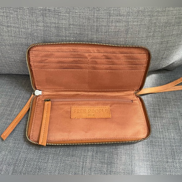 NWT Free People Vegan Leather Wallet - Picture 5 of 8